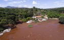Video: Bùn đỏ nhấn chìm thành phố ở Brazil, hàng trăm người chết và mất tích