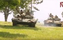 Video: Ugandan ưu ái nữ binh sĩ lái “quái vật” T-72