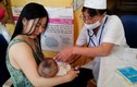 Ngày đầu tiêm lại vắc xin Quinvaxem ở Hà Nội