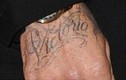 David Beckham xăm tên vợ trên mu bàn tay