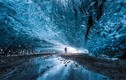 Ngắm hang động đá băng đẹp khó cưỡng ở Iceland