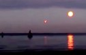 Vật thể lạ màu cam bí ẩn bay lượn trên biển Baltic