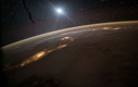 Ảnh Trái đất lung linh về đêm nhìn từ ISS