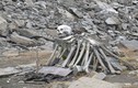 Rùng mình thăm thú hồ hài cốt, chất đầy xương người ở Himalaya