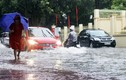 Ảnh: Đường phố Hà Nội tiếp tục ngập sâu do bão số 3