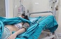 Hà Nội: Người phụ nữ bị kim loại bắn sâu vào ngực khi đi đường