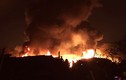 Hà Nội: Xưởng nhựa rộng 1.000m2 cháy dữ dội trong đêm