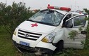 Xe cứu thương chở bệnh nhân gặp nạn trên cao tốc HN-TN
