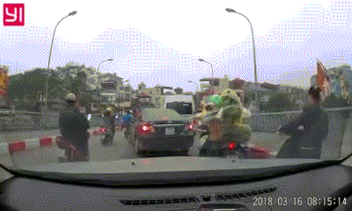 Cái kết đắng cho nữ xế quay đầu ô tô trên cầu ở Hà Nội