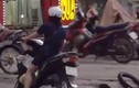 Video: Nhan nhản kiểu lái xe “đường này là của ta” trên phố Hà Nội