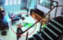 Camera ghi lại phút kinh hoàng người đàn ông chém 3 người ở Sóc Sơn