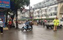 Thất kinh thi thể người phụ nữ cạnh xe máy trên đường Hà Nội