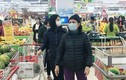 Phòng virus corona, người lớn trẻ nhỏ đeo kín khẩu trang đi siêu thị ở Hà Nội