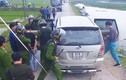 Hàng chục cảnh sát vây chặn đường xe Innova chở 45 kg ma túy