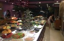 Khách hàng "tố" nhà hàng OhCha Lạc Long Quân bán buffet hải sản thối