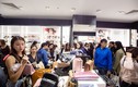 Hà Nội: Khách hàng mua sắm, vui chơi đông nghịt ở các TTTM Vincom