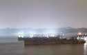 Hàng trăm tàu xuyên đêm hút cát trái phép trên sông Hồng