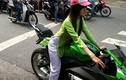 Sốt ảnh “áo dài” cưỡi mô tô khủng giữa Sài Gòn