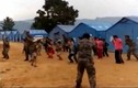 Cảm động binh sĩ dạy trẻ nhảy múa trong vùng động đất