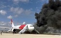 Máy bay Mỹ cháy trên đường băng