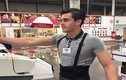 Chàng thu ngân "đẹp trai nhất thế giới" hút khách cho siêu thị 