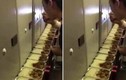 Tiếp viên hàng không Trung Quốc lén ăn suất cơm của hành khách?