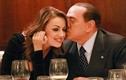 Hôn thê của ông Berlusconi là đồng tính nữ?