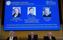 Giải Nobel Vật lý 2023 trao cho 3 nhà KH khai phá bí mật phân tử