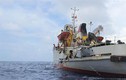 Tàu Trung Quốc đâm nát, biến dạng tàu Việt Nam
