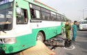 TP HCM: Xe buýt cán chết người đi bộ, tắc đường nghiêm trọng