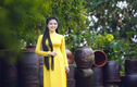 Hoa hậu Ngọc Anh đẹp tinh khôi thăm làng gốm Phù Lãng