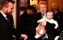 Thủ tướng Anh thừa nhận có con ngoài giá thú, thích thay bỉm 
