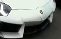 Siêu xe Lamborghini 25 tỷ nứt toác đầu vì hậu đậu