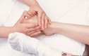 Chữa bệnh bằng cách massage bàn chân