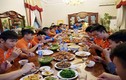 Tuyển Futsal Việt Nam ăn đặc sản "lấy may" trước khi lâm trận