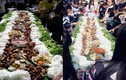 Học sinh Bắc Giang ăn tất niên bằng mâm bún chả khổng lồ