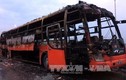 Xe khách Phương Trang bất ngờ cháy rụi trên quốc lộ 27C
