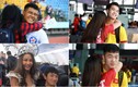 Sao U23 Việt Nam biểu cảm ra sao khi gái xinh đứng cạnh
