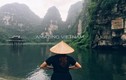 Nữ biên tập viên đội nón lá đi khắp nơi quảng bá Việt Nam 