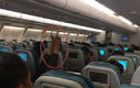 Bức xúc với những người để chân thiếu ý thức trên máy bay