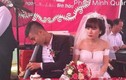 Chủ rể tranh thủ “nâng cao sĩ diện” bên cô dâu trong ngày cưới