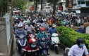 Xe cộ xếp hàng dài nhiều km ở tuyến đường trung tâm Sài Gòn