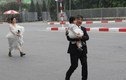 Cấm đường ngày Thượng đỉnh Mỹ-Triều, cô dâu chú rể 'ôm váy chạy bộ'