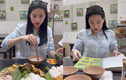 "Chiến thần review" Hà Linh "ghé thăm" quán bún đậu của Trang Trần