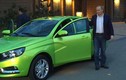 Tổng thống Nga đích thân "test thử" xe giá rẻ Lada Vesta