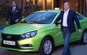 Soi ôtô Lada giá 156 triệu Tổng thống Nga vừa cầm lái