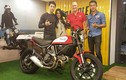 Johnny Trí Nguyễn và Nhung Kate "cưới vợ 2" Ducati Scrambler