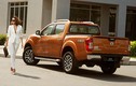 “Bỏng mắt” ngắm chân dài bên Nissan Navara EL tại VN