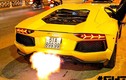 Siêu xe Aventador 22 tỷ "khạc lửa" trên phố Sài Gòn