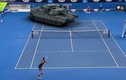 Xem xe tăng M1 Abrams đấu tennis với Novak Djokovic